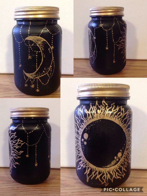 Moon Jar Diy, Moon Water Bottle Ideas, Big Pickle Jar Crafts, Diy Painted Jars, Mason Jar Painting Ideas Aesthetic, Small Jar Painting Ideas, Painted Glass Jars Diy, Cute Mason Jar Painting Ideas, Painted Jars Ideas