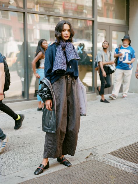 Candy Wonderland, Wonderland Magazine, 30s Fashion, Fashion Corner, Causal Outfits, Street Snap, Layered Fashion, 가을 패션, Fashion Photoshoot