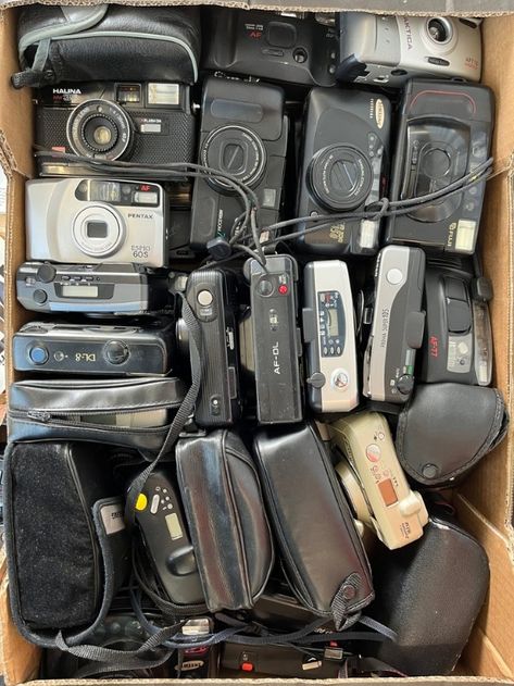 One of our popular mystery box: 45 analog cameras and accessories to surprise you! https://www.catawiki.com/en/l/76258223-45-analog-cameras-and-accessories-other #cameramysterybox #SLR #camera #photography #buyfilmnotpixels #analogue #collectingcameras #filmphotography #135film #vintage #shootfilm #filmcamera Analogue Camera, Analog Camera, Twenty Twenty, Shoot Film, Treasure Box, Cameras And Accessories, Treasure Boxes, Slr Camera, Best Friend Pictures