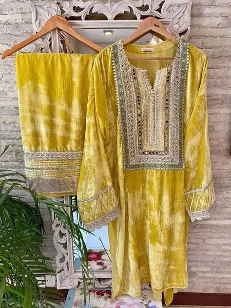 Lemon Colour Suit, Punjabi Salwar, Bright Outfits, Velvet Dress Designs, Pakistani Suit, Neck Designs For Suits, Afghan Fashion, Afghan Clothes