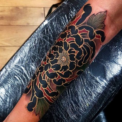 Tattoo uploaded by Elliott Wells | Black and gold chrysanthemum #japaneseflowers #japanesetattoo #japanese #JapaneseTattoos #chrysanthemum #chrysanthemumtattoo #tattoodo #tattoodoambassador #elliottwells #fusionink #irezumi #neojapanese #neojapanesetattoo | 377770 | Tattoodo Japanese Flower Tattoo, Chrysanthemum Tattoo, Gold Tattoo, Japanese Tattoo Designs, E Tattoo, Tattoo Cover, Up Tattoos, Flower Tattoo Designs, Tattoo Flash