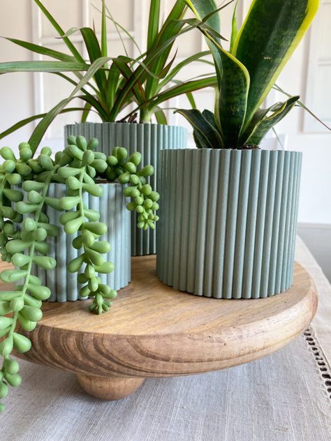 Easy to Make DIY Plant Risers and Dowel Planters - The Handcrafted Haven Diy Planters Pots, Diy Planters Indoor, Pottery Plant Pot, Plant Pot Diy, Painted Pots Diy, Plant Tray, Flower Pot Design, Shoes Hiking, Hiking Aesthetic