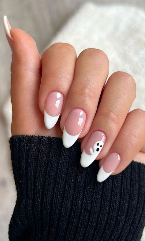 French Tip Spooky Nails, Short Almond Spooky Nails, Short Almond Ghost Nails, Black French Tip Ghost Nails, French Manicure With Ghost, Coffin Halloween, Mood Wedding, Fab Mood, Ghost Nails