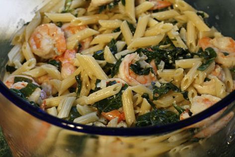 Creamy gorgonzola and shrimp pasta recipe:  1/2 tbsp butter   1/2 tbsp olive oil   3 cloves garlic, chopped   1 lb raw large shrimp, peeled and deveined   1/2 cup white wine   salt and pepper, to taste   1 cup basil leaves, roughly chopped   1/2 cup crumbled gorgonzola cheese   1/2 lb penne, cooked according to package directions Gorgonzola Cream Sauce, Gorgonzola Pasta, Shrimp Pasta Recipe, Cream Sauce Recipes, Herb Salad, Shrimp Pasta Recipes, Shrimp Dishes, Shrimp Pasta, Cannellini Beans