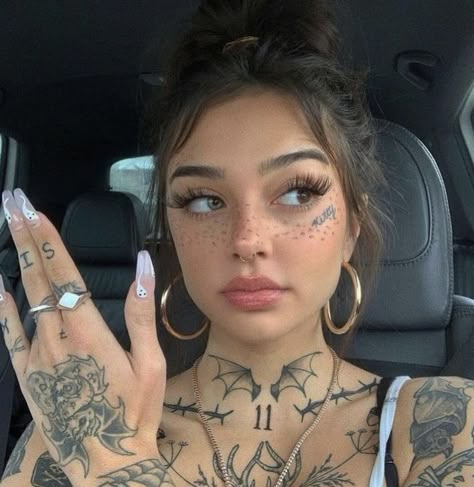 Keaton Belle, Belle Tattoo, Face Tats, Face Tattoos For Women, Throat Tattoo, Dragon Tattoo For Women, Forarm Tattoos, Tattoed Women, 4 Tattoo