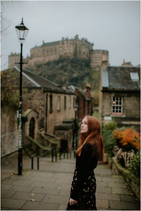 Dark Academia Photoshoot, Edinburgh Autumn, Scotland Girl, Edinburgh Photography, Scotland Aesthetic, Autumn Portrait, Old Town Edinburgh, Edinburgh Travel, Portrait Photoshoot