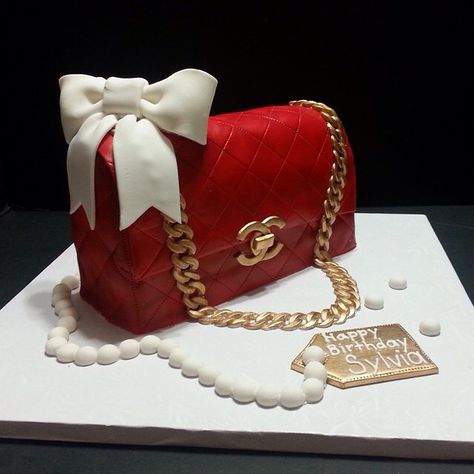 Chanel Birthday Cake, Chanel Birthday Party, Chanel Cake, Handbag Cakes, Chanel Birthday, Purse Cake, Handbag Cake, Luxury Cake, Cake Decorating Classes