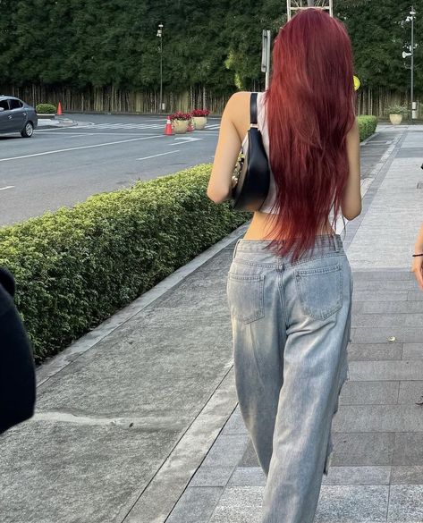 U Go Girl, Itzy Yuna, Yuna Itzy, Body Proportions, December 13, Girls Rules, Kpop Outfits, Instagram Update, Body Goals