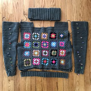 Granny Square Jumper Layout, Granny Square Jumper, Square Crochet, Crochet Inspiration, Long Torso, Granny Squares, Crochet Granny, Crochet Ideas, Winter Glove