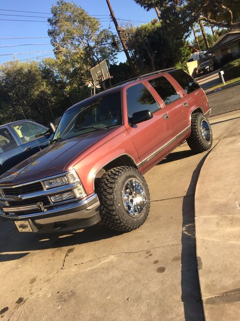 Lifted Chevy Tahoe, 2 Door Tahoe, Truck Mods, Lifted Chevy, Lifted Chevy Trucks, Ford Pickup Trucks, Jeep Dodge, Chevy Suburban, Chevy Pickups