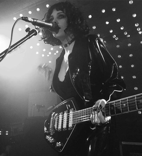 Pale Waves Aesthetic, Heather Pale Waves, Heather Gracie, Pale Waves Heather, Female Singers Aesthetic, Heather Baron Gracie, Punk Photoshoot, Singer Aesthetic, Ghost Orchid