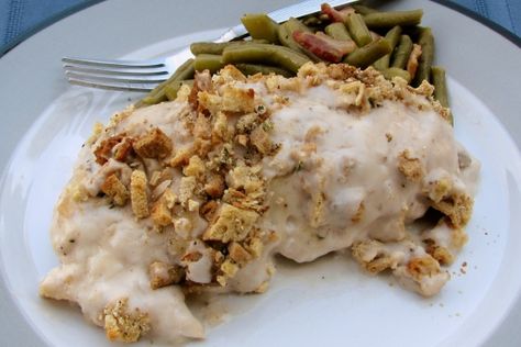 Crockpot Chicken Cordon Bleu, Chicken With Stuffing, Chicken In Wine Sauce, Holiday Casseroles, Herb Stuffing, Stuffing Casserole, Chicken Cordon Bleu, Easy Slow Cooker Recipes, Wine Sauce