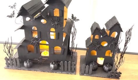 Cardboard Haunted House Diy, Cardboard Haunted House, Dollar Tree Haunted House, Haunted House Halloween Decor, Easy Haunted House, Cute Haunted House, Tree Cardboard, House Halloween Decor, Halloween Haunted House Diy