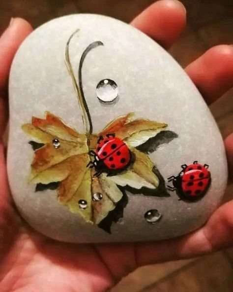 Stones For Garden, Garden Rock Art, Diy Rock Art, Painted Rock Animals, Stones Art, Stone Art Painting, Painted Rocks Craft, Painted Rocks Diy, Rock Painting Ideas Easy