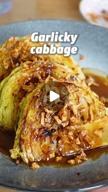 Garlicky Cabbage, Wrap Chicken, Recipes Only, Small Cabbage, Crispy Garlic, Quick Vegan Meals, Plant Based Recipes Easy, Mediterranean Diet Plan, Savoy Cabbage