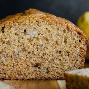 Best Banana Bread Recipe - Easy, Moist, Made with Sour Cream! Banana Bread With Apple Sauce, Banana Bread With Honey, Banana Bread With Applesauce, Bread With Honey, Quick Bread Recipes Easy, Banana Bread Recipe Moist, Homemade Banana Bread, Moist Banana Bread, Apple Sauce