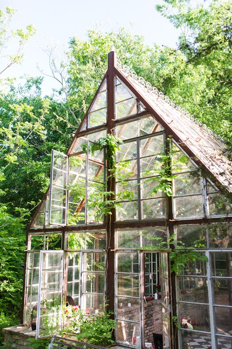 Close your eyes and imagine the perfect proposal.  Did it include a hidden greenhouse in the forest? How about a candlelit room full of roses?  Bryce & Devin have known each other nearly their whole lives and first became “boyfriend and girlfriend” in 4th grade! Forget being high school sweethearts; they’re elementary school sweethearts!  Bryce saw that Devin had pinned photos of The Sekrit Theater on Pinterest, and his proposal plan was set into motion! Hidden Greenhouse, Cosy Greenhouse, Pictures With Roses, Room Full Of Roses, Farm Witch, Cute Greenhouse, Modern Greenhouse, Sekrit Theater, Candlelit Room