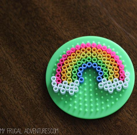 Rainbow Perler Bead Keychain - My Frugal Adventures Perler Bead Keychain, Hamma Beads Ideas, Easy Perler Bead Patterns, Melty Bead Patterns, Pearl Beads Pattern, Bead Keychain, Easy Perler Beads Ideas, Hama Beads Design, Perler Bead Templates