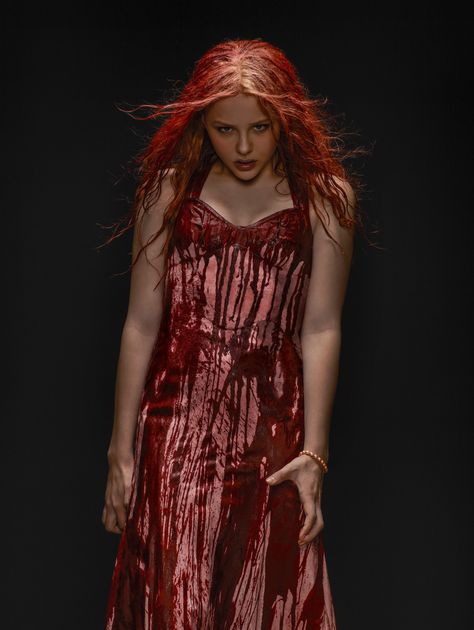 Carrie [2013] Promo Carrie Horror Movie, Carrie Halloween Costume, Red Hair Costume, Carrie Stephen King, Carrie 2013, Carrie Movie, Senior Hoco, Carrie Dress, Carrie White