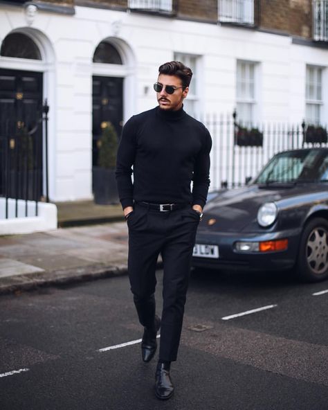 20 AMAZING MEN CHRISTMAS PARTY OUTFIT IDEAS!! – GROOM SHROOM Black Outfit Men, Men's Business Outfits, Classy Outfits Men, Men With Street Style, Wearing All Black, Black Outfits, Traje Casual, Elegante Casual, Elegant Man