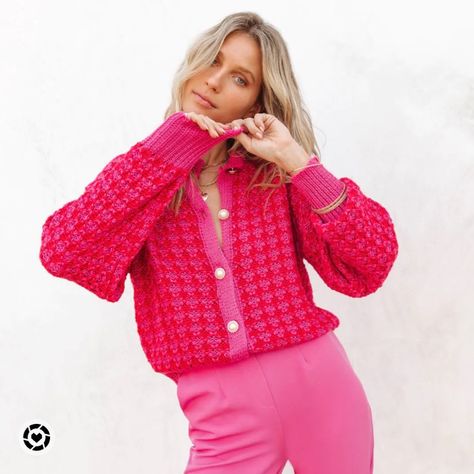 Valentine’s day style Hot Pink Cardigan Outfit, Vacation Outfit Ideas For Women, Cute Summer Outfits 2023, Pink Cardigan Outfit, Hot Pink Cardigan, Tweed Cardigan, Elegant Kimono, Clothing Rental, Tweed Material