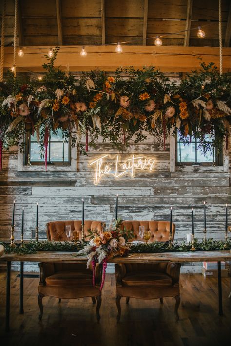 Fall Moody Wedding, Indoor Fall Wedding, Moody Fall Wedding, Cottage Core Wedding, Earth Tone Wedding, Chairs Wedding, Cozy Romantic, Fall Wedding Ceremony, Fall Barn Wedding