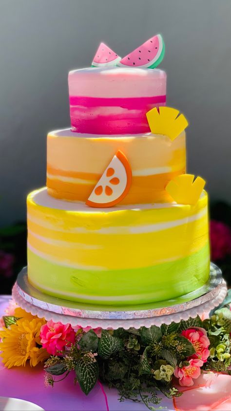 Watermelon Cake Ideas, Watermelon Cakes, Summer Party Cake, Tutti Frutti Birthday Party, Fruit Cake Design, Kid Cakes, Fruit Birthday Party, Fresh Fruit Cake, Smash Cakes