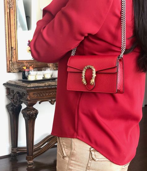 Gucci Dionysus Leather Super Mini Bag - Review – everyday life Dionysus Mini Bag Outfit, Gucci Dionysus Super Mini Outfit, Gucci Dyonisus Bag, Gucci Dionysus Wallet On Chain, Leather Bag Outfit, Mini Bag Outfit, Gucci Dionysus Super Mini, Gucci Dionysus Mini, Gucci Super Mini