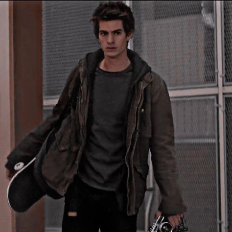 Tasm Peter Parker Outfits, Peter Parker Outfit Ideas, Peter Parker Outfit, Peter Parker Costume, Batman Oc, Andrew Garfield Remus Lupin, Peter Parker Andrew Garfield, Parker Outfit, Parker Spiderman