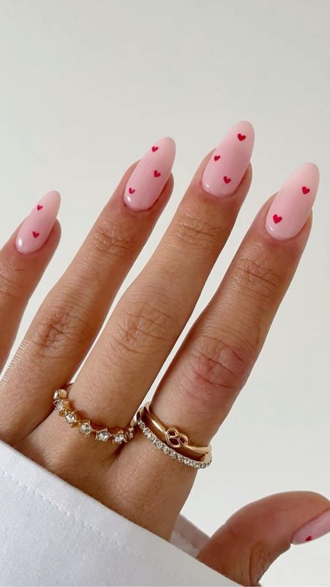 Easy Nail Designs Heart, Cute Easy Nails For Beginners, Almond Nails Designs Basic, Pink Nails With Pink Hearts, Cute Heart Nail Designs, Summer Heart Nails, Pink Nails With Little Heart, Minimalist Floral Nails, Hearts On Nails Design