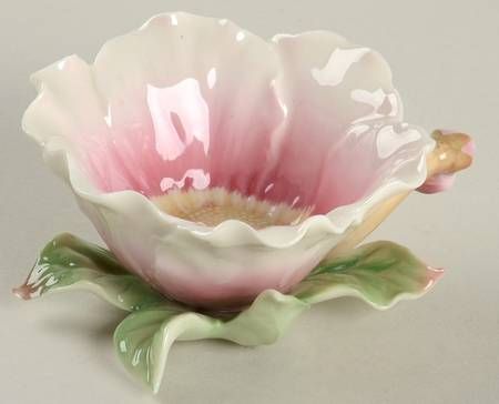 Franz Collection, Camellia Blossoms Pink at Replacements, Ltd Ceramic Pottery Flowers, Cool Vases Ceramic, Cute Pottery Ideas, Pink Tableware, Flower Ceramics, Diy Paper Lanterns, Franz Collection, Pink Mugs, Flower Pottery