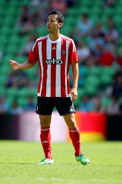 Maya Yoshida of Southampton in 2015. Maya Yoshida, Southampton, Football Players, Manchester United, Manchester, Sports Jersey, The Unit, Football, Sports