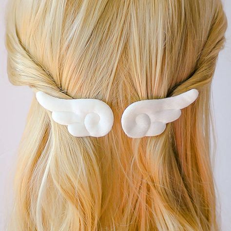 Cute Hair Excessories, Cute Hair Accessories Kawaii, Cute Hairpins Aesthetic, Cute Kawaii Accessories, Kawaii Accessories Hair, Anime Angel Wings, Anime Hair Accessories, Cute Accessories Kawaii, Candy Hair Clips