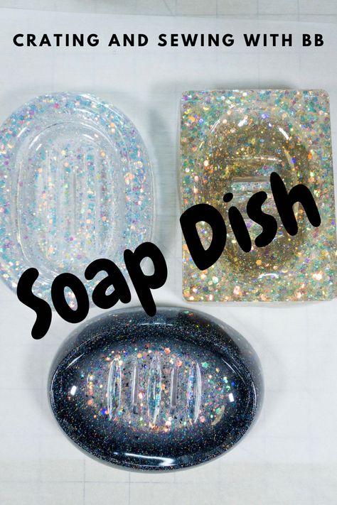 Easy resin pour making soap dish #soapdish #resinpour #diyproject Soap Holder Diy, Resin Soap Dish, Diy River Rock, Making Soap, Resin Pour, Diy Epoxy, Resin Tutorial, Resin Casting, Soap Holder