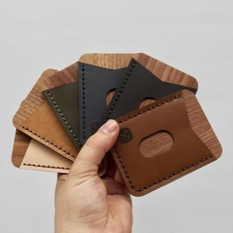 Card Wallet Diy, Wood Wallet, Diy En Cuir, Leather Wallet Pattern, Wooden Bag, Diy Wallet, Wood Card, Diy Bags Purses, Leather Card Wallet