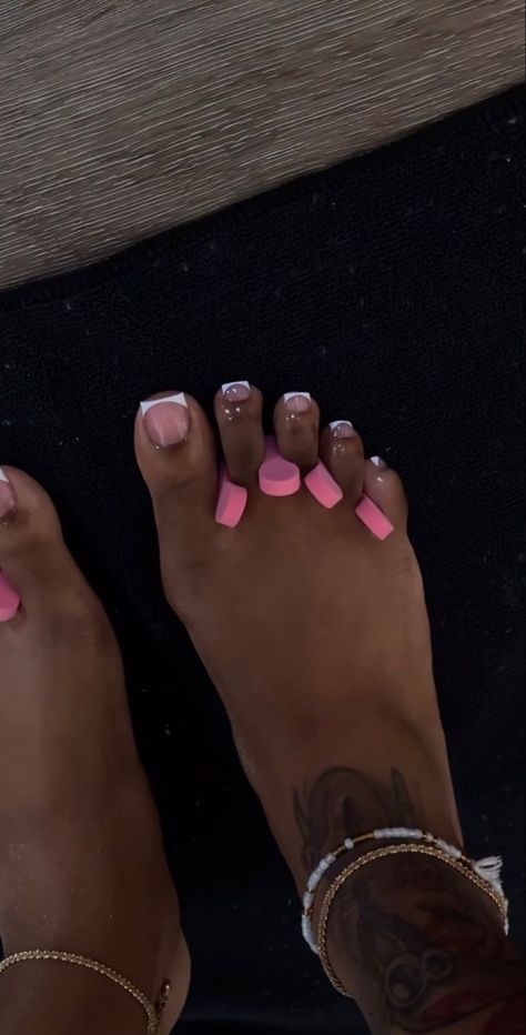 French Top Toes Black Women, French Tip Acrylic Toes Black Women, Toe Nails Ideas Black Women, Pedicure Ideas Summer 2024 Pink, Light Pink French Tip Toes, French Tip Toes Black Women, Toes Black Women, Pink Nails And Toes, Pink Acrylic Toes