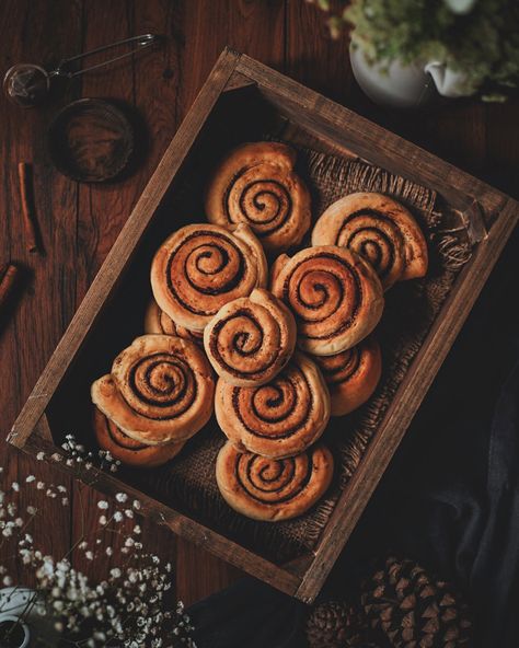 Cinnamon rolls. Cinnabon. Cinnamon Aesthetic, French Coffee Shop, Bakery Website, Chocolate Roll, Food Photography Tips, Delicious Cookie Recipes, Dessert Shop, Artisan Bread, Cinnamon Roll