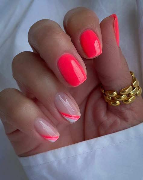 40 End of Summer Nails to Inspire You Short Nails Art Summer 2024, Bright Nails Short, Summer Gel Nails Ideas 2024 Short, Summer Party Nails, Summer Nails 2024 Trends Short Simple, Short Nail Designs Summer 2024, Short Nail Ideas Summer 2024, Simple Summer Nails Short, Bright Nail Colors