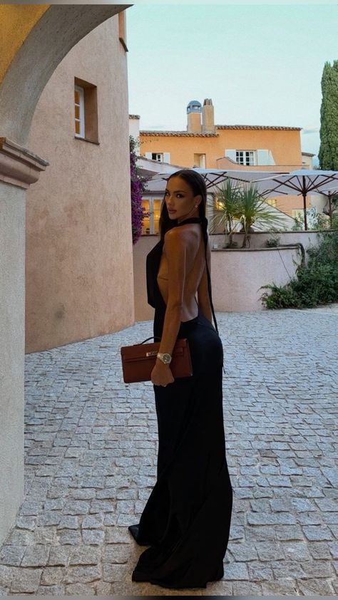 Brunette Feminine Aesthetic, Black Dress Aesthetic, Backless Dress Black, Dubai Outfit, Black Backless Dress, European Summer Outfits, Future Style, Dress Aesthetic, Black Outfits