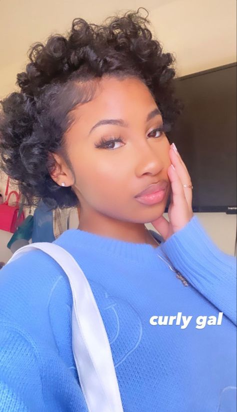 Natural Big Chop Hairstyles, Short Type 3 Curly Hair, Big Chop Curly Hairstyles, Pixie Cut Black Women Curly, Short Curly Fro Black Women, Short Hair Styles Black Women Natural, Short Curly Afro Natural Hair, Big Chop Black Women, Curly Pixie Haircut Black Women Natural Hair Short Cuts