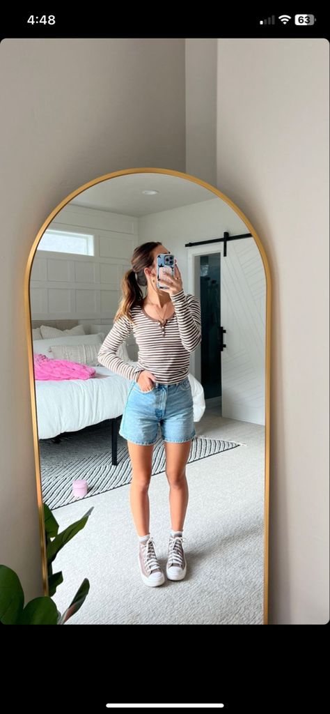 Shorts Outfits Modest, Modest Jean Shorts Outfit, Converse Spring Outfit, Modest Summer Outfits Shorts, Modest Shorts Outfits, Modest Outfits Summer, Brandy Melville Fits, Halle Sandberg, Grey Bandit