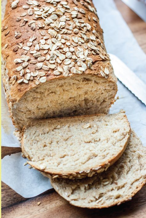 Honey Oat Bread, Oat Bread, Bread Soft, Oatmeal Bread, Bread Maker Recipes, Honey Oats, Breakfast Bread, Loaf Of Bread, Honey Glaze