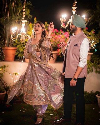 11 Stunning Offbeat Wedding Outfits & Bridal Lehengas that Indian Brides Wore For Their Lockdown Wedding #BudgetBride - Witty Vows Engagement Suits, Wedding Suits For Bride, Punjabi Wedding Suit, Bridal Suits Punjabi, Bride Suit, Sikh Bride, Offbeat Wedding, Punjabi Bride, Indian Brides