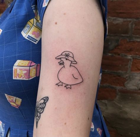 Duck Tattoos Cute, Simple Duck Tattoo, Small Male Tattoos, Tintin Tattoo, Little Duck Tattoo, Cute Duck Tattoo, Small Tattoos Cute, Tiny Tattoos Ideas, Male Tattoo Ideas