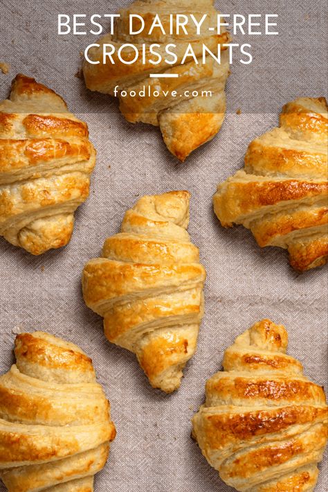 Make flaky and golden vegan croissants that are butter- and dairy-free. #veganbaking #dairyfreecroissants #plantbased | Foodlove.com Dairy Free Croissant Recipe, Dairy Free Croissant, Easy Fruit Recipes, Vegan Croissants, Tacos Dinner, Vegan Bread Recipes, Low Calorie Recipe, Costco Food, Butter Croissant