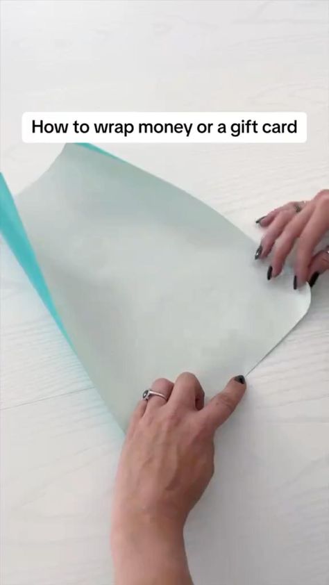 Wrapping Money Gifts, Wrapping Money, Diy Gifts Videos, Christmas Gift Wrapping Diy, Pretty Gift Wrapping Ideas, Money Envelope, Gift Money, Gift Wrapping Techniques, Creative Gift Wraps