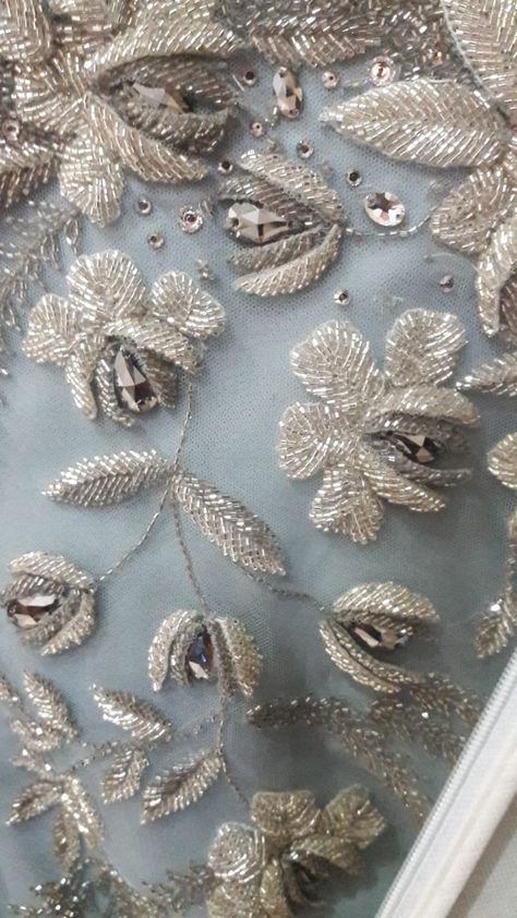 Sequin Work Embroidery, Silver Embroidery Work, Designer Dresses Couture, Couture Beading, Gold Work Embroidery, Hand Beaded Embroidery, Motifs Perler, Bead Embroidery Tutorial, Hand Embroidery Patterns Flowers