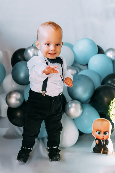 Boss Baby 2nd Birthday Party Boy, 1sr Birthday Boy, Baby Boss Birthday Party Theme, Baby Boss Party, Boss Baby Birthday Party Boy, Baby Birthday Party Decorations, Baby Boy Fall Outfits, Simple Birthday Party