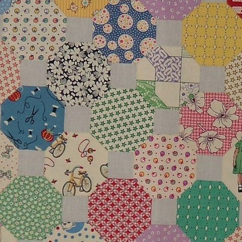 Cobblestones detail Octagon Quilt, Snowball Quilts, Lucy Boston, Tiled Quilt, Hexie Quilt, Hexagon Quilts, English Paper Piecing Quilts, Picture Quilts, Pieced Quilts