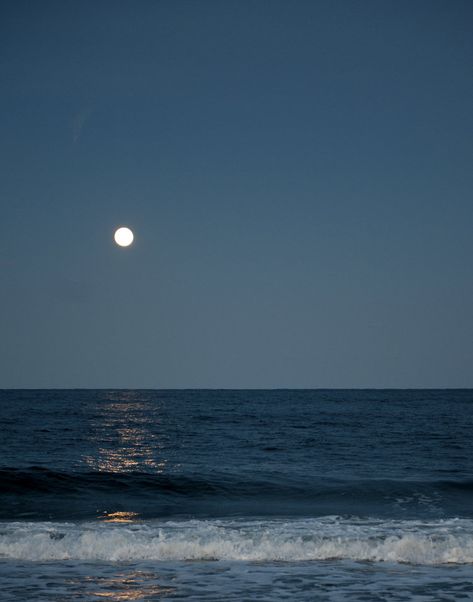 Landscape Photography Ocean, Vintage Sea, Sea Photography, The Moon Is Beautiful, 背景 シンプル, Summer Dream, Night Aesthetic, Nature Aesthetic, Sky Aesthetic